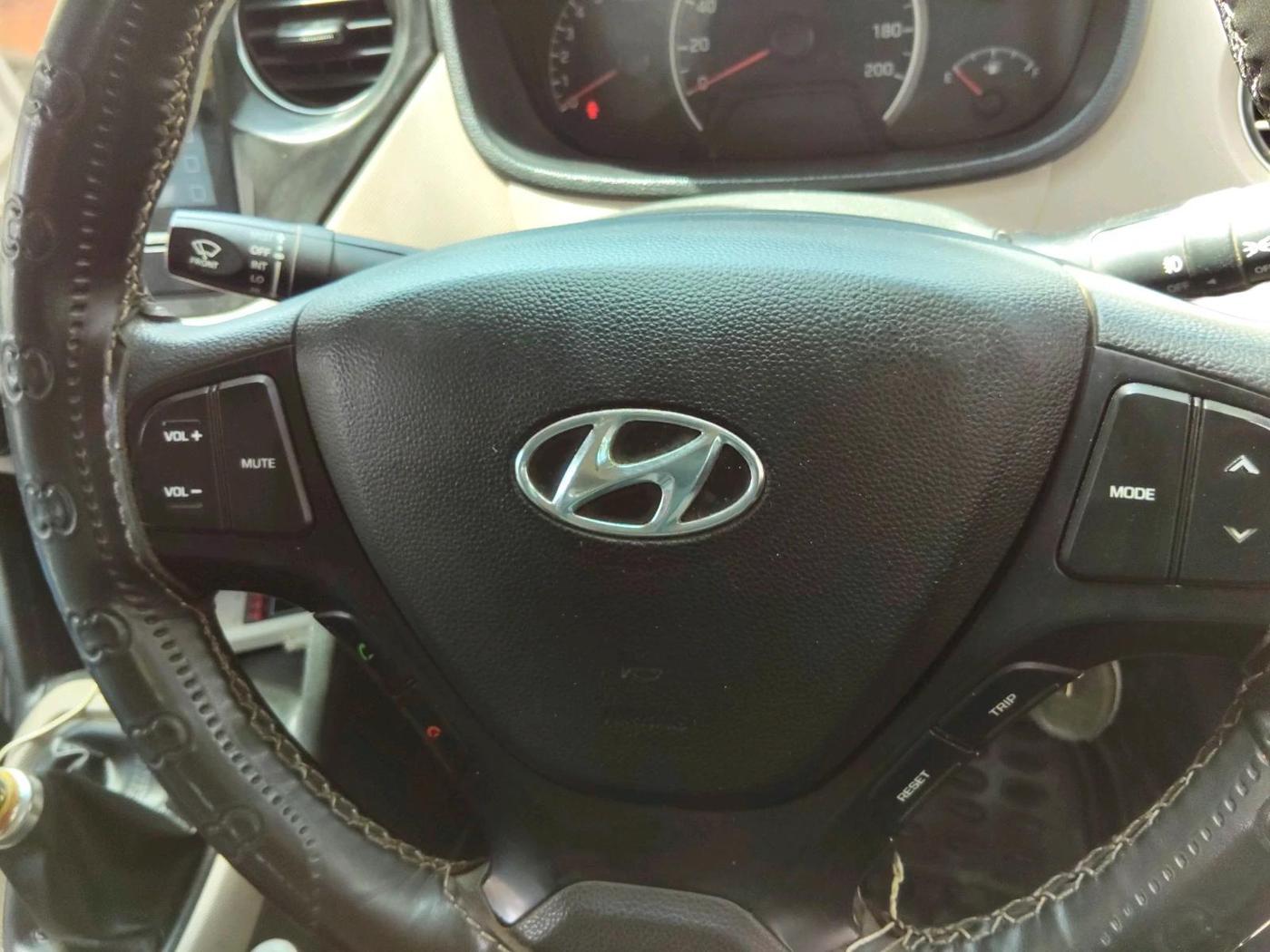 2017 Hyundai Grand i10 SPORTZ 1.2 KAPPA VTVT, Petrol, Manual, 81,148 km, interior