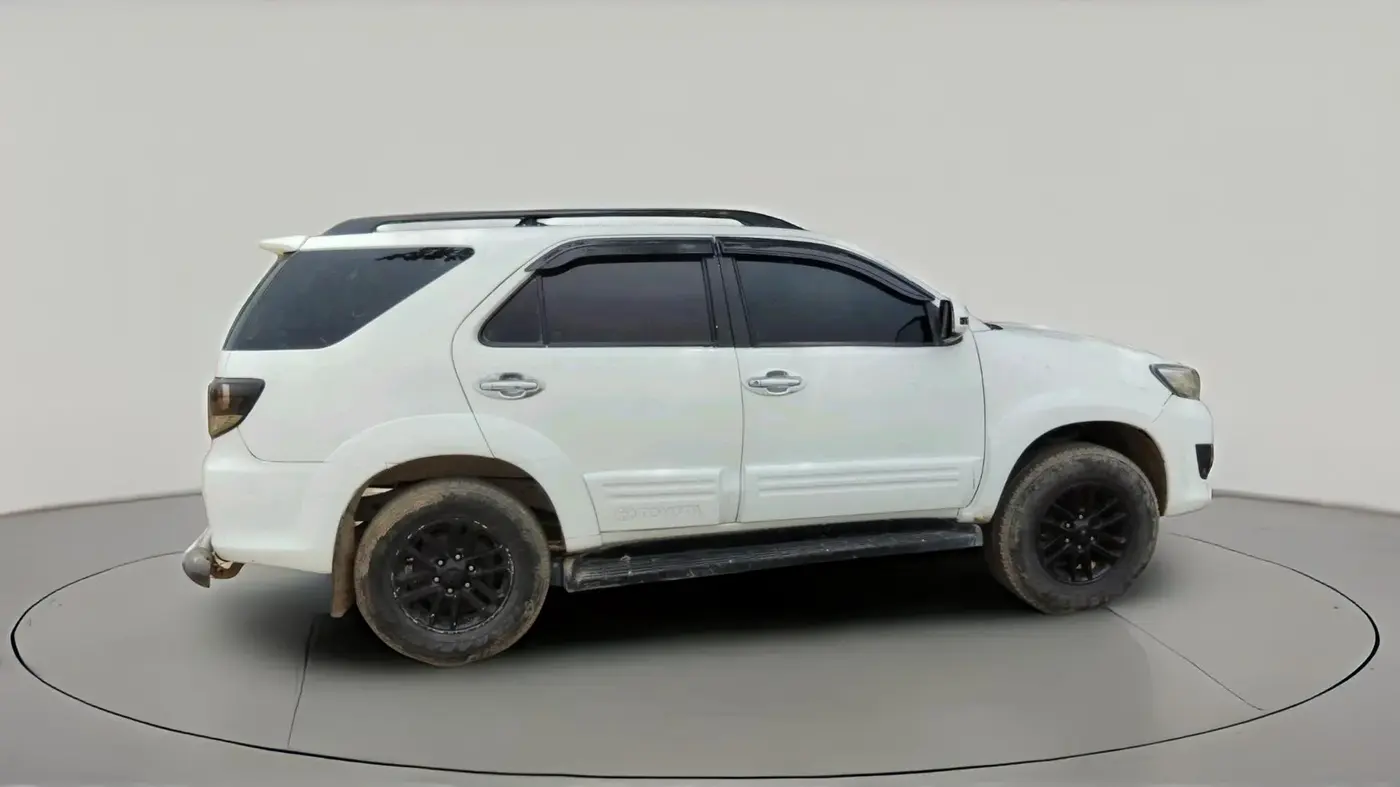 2014 Toyota Fortuner 3.0 4X4 MT, Diesel, Manual, 1,28,223 km, exterior