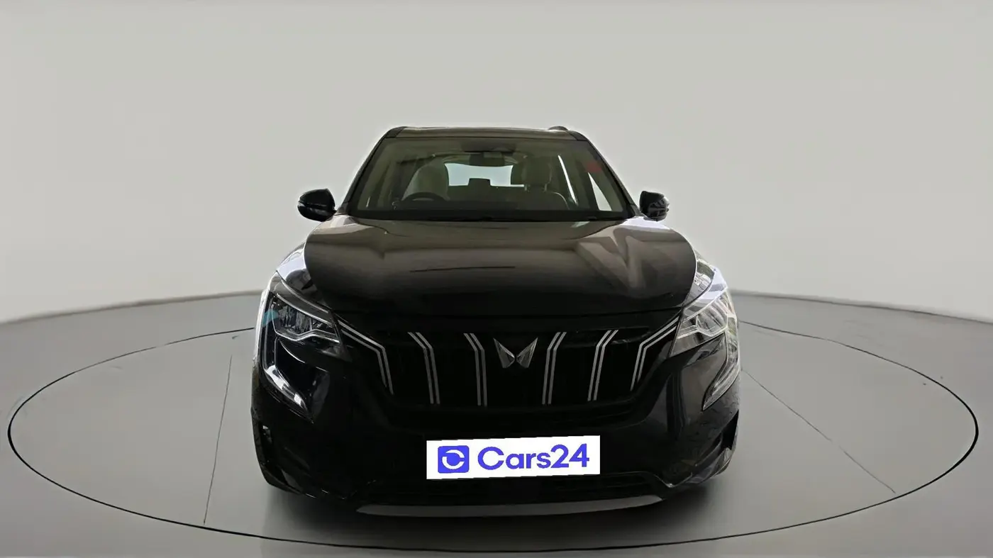 2022 Mahindra XUV700 AX 7 P AT 7 STR, Petrol, Automatic, 14,442 km, exterior