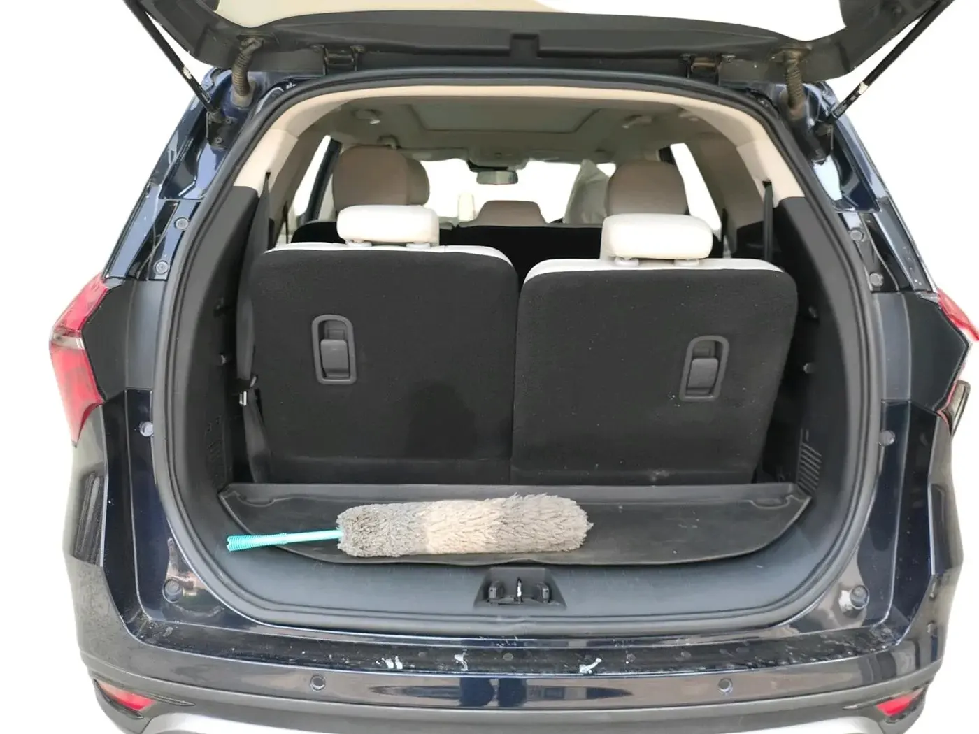 2022 Mahindra XUV700 AX 7 P AT 7 STR, Petrol, Automatic, 14,442 km, exterior
