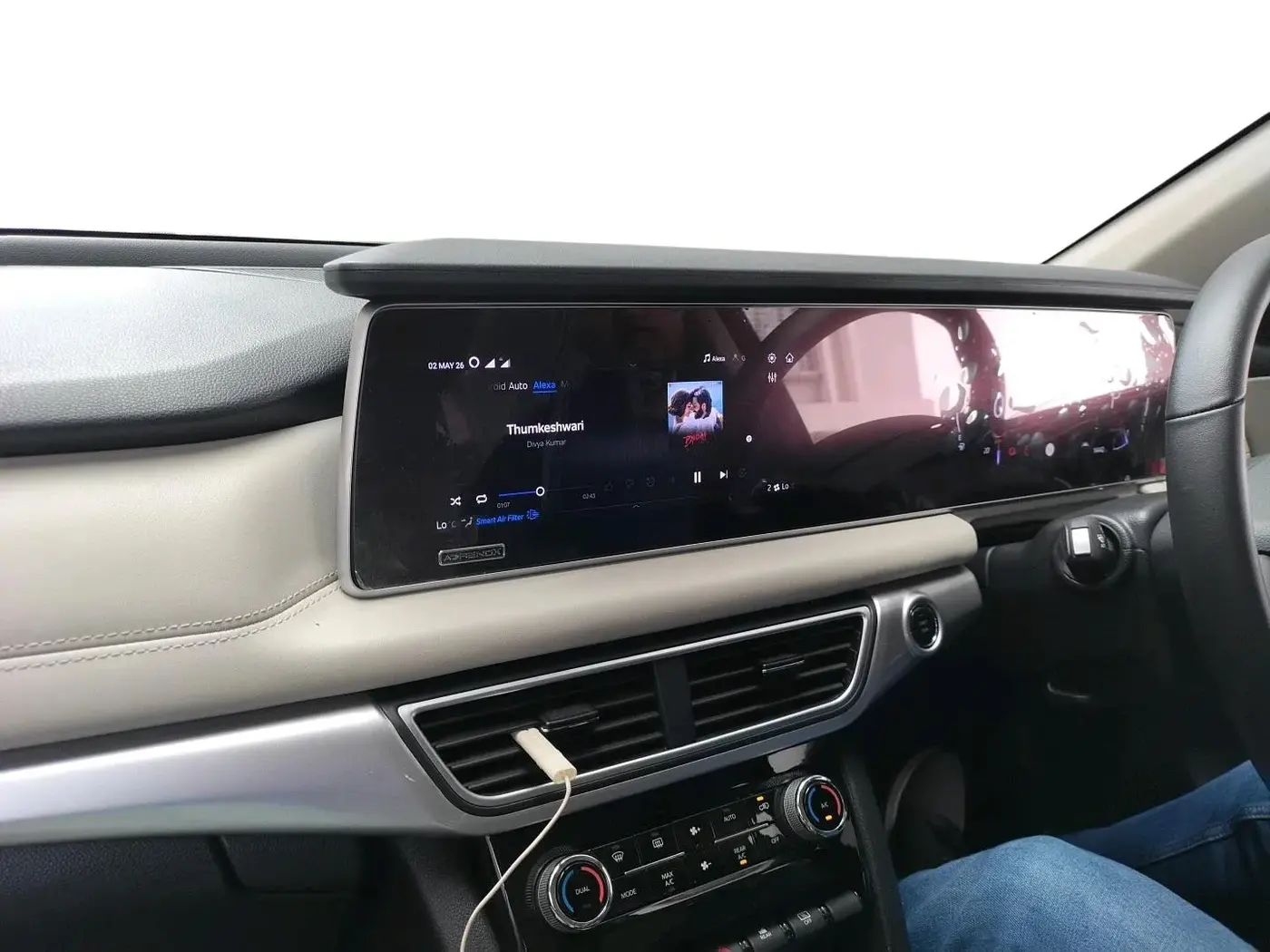 2022 Mahindra XUV700 AX 7 P AT 7 STR, Petrol, Automatic, 14,442 km, interior