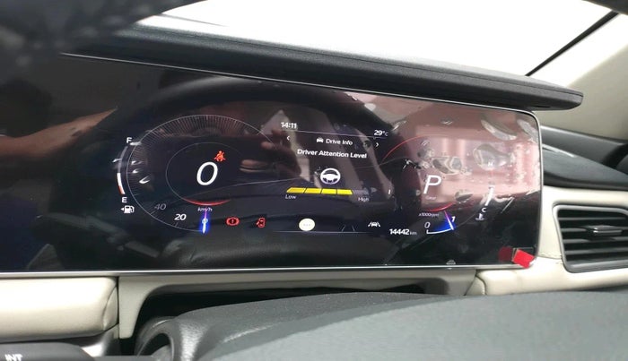 2022 Mahindra XUV700 AX 7 P AT 7 STR, Petrol, Automatic, 14,442 km, interior