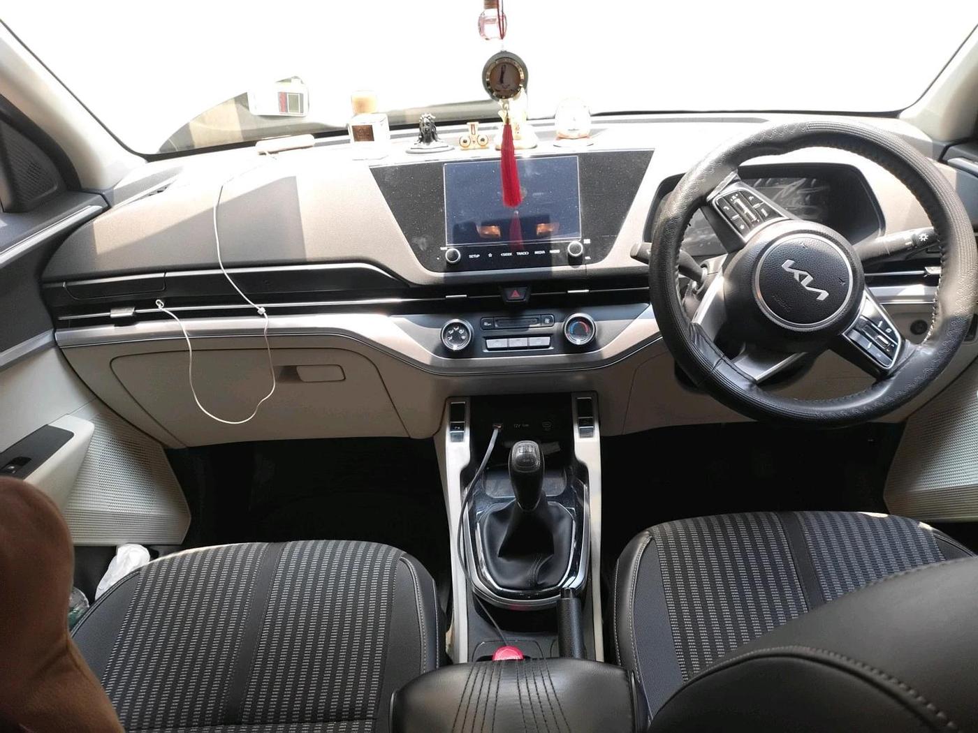 2023 KIA CARENS PRESTIGE 1.5 PETROL 7 STR, Petrol, Manual, 40,111 km, interior