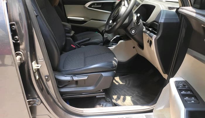 2023 KIA CARENS PRESTIGE 1.5 PETROL 7 STR, Petrol, Manual, 40,111 km, interior