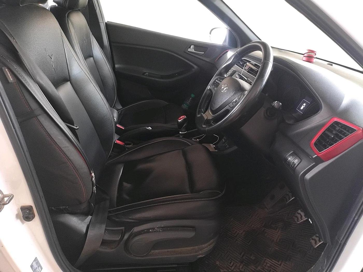 2018 Hyundai i20 Active 1.4 SX, Diesel, Manual, 89,197 km, interior