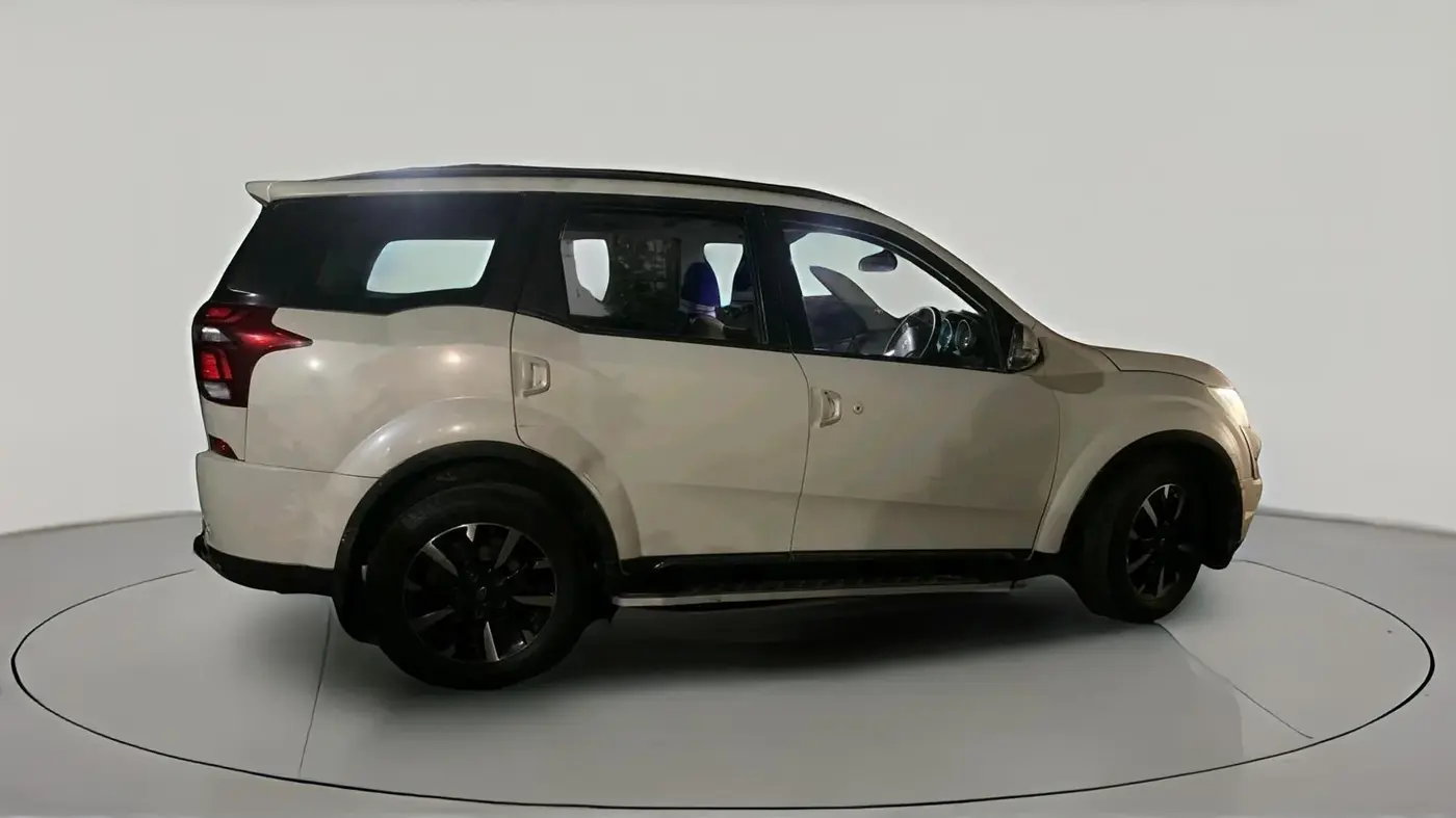 2021 Mahindra XUV500 W11, Diesel, Manual, 1,50,765 km, exterior