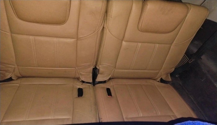 2021 Mahindra XUV500 W11, Diesel, Manual, 1,50,765 km, interior