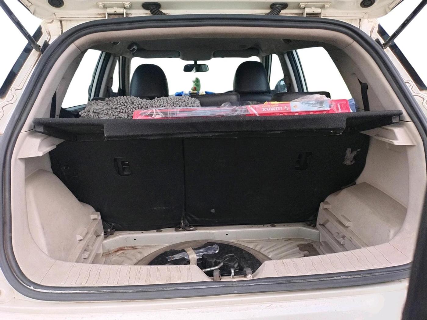 2020 Mahindra XUV300 W6 1.5 DIESEL, Diesel, Manual, 1,10,294 km, exterior