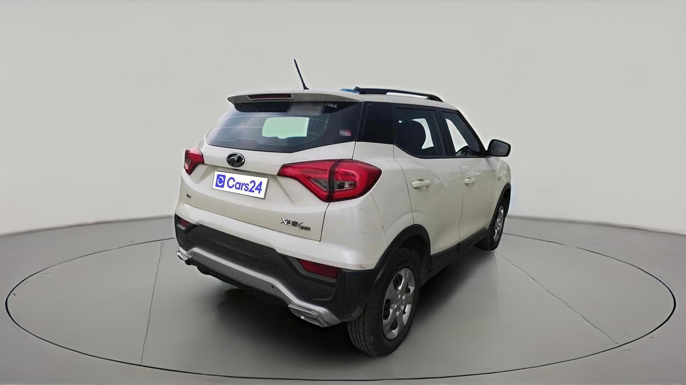 2020 Mahindra XUV300 W6 1.5 DIESEL, Diesel, Manual, 1,10,294 km, exterior