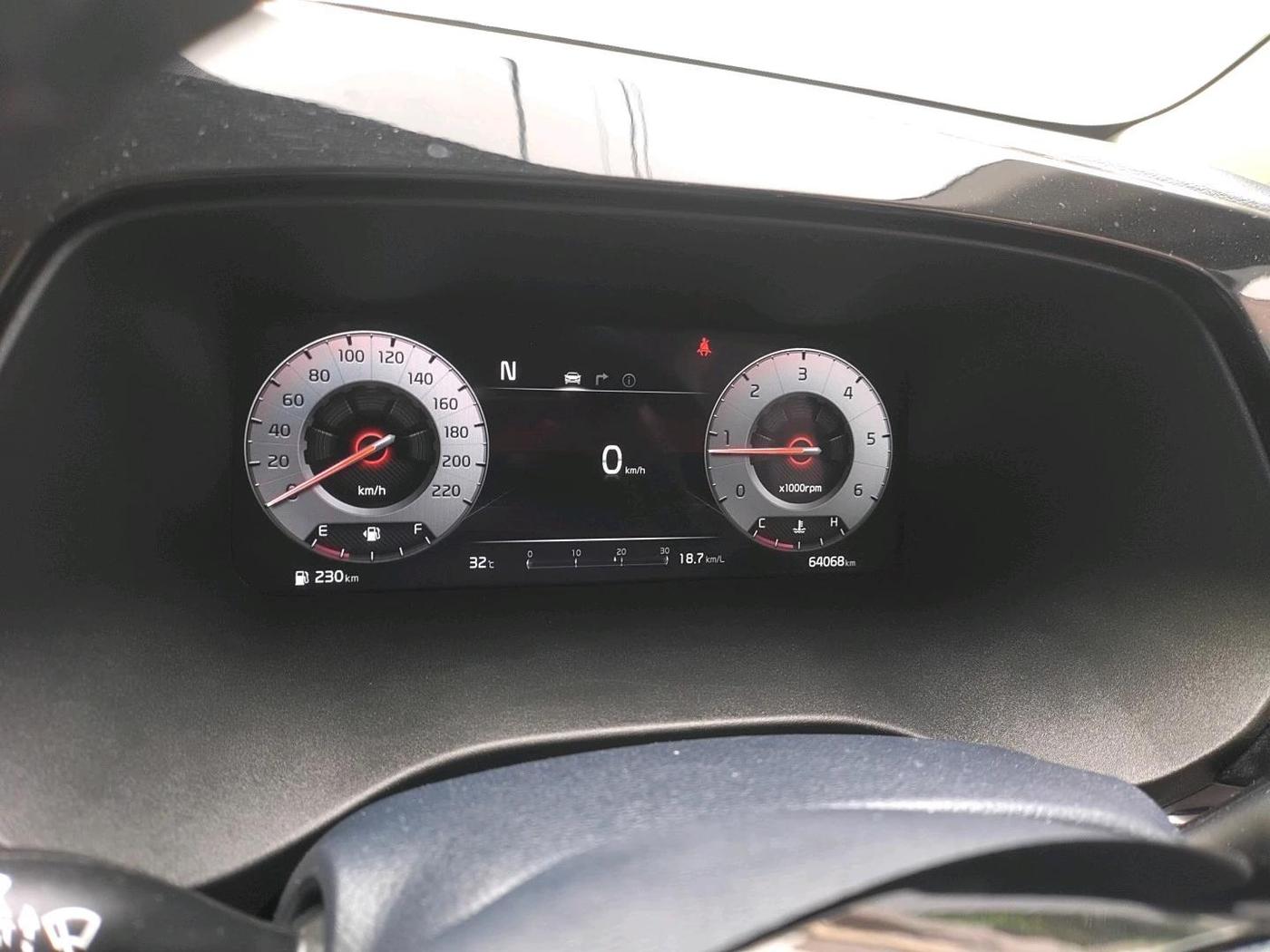2023 KIA CARENS LUXURY PLUS IMT 1.5 DIESEL IMT, Diesel, Manual, 64,068 km, interior