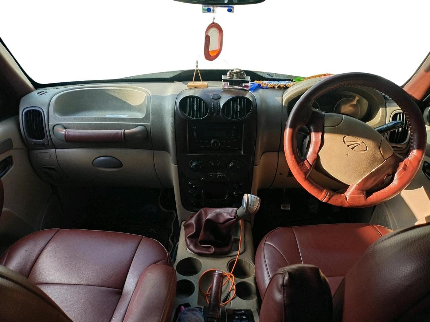 2012 Mahindra Scorpio VLX 2WD, Diesel, Manual, 1,35,712 km, interior