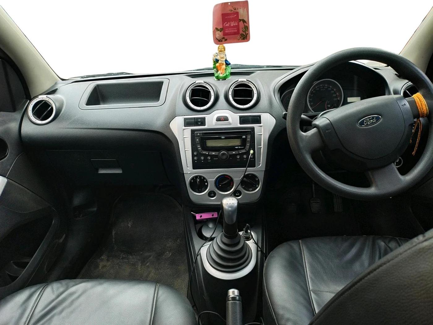 2011 Ford Figo ZXI 1.2 PETROL, Petrol, Manual, 69,111 km, interior