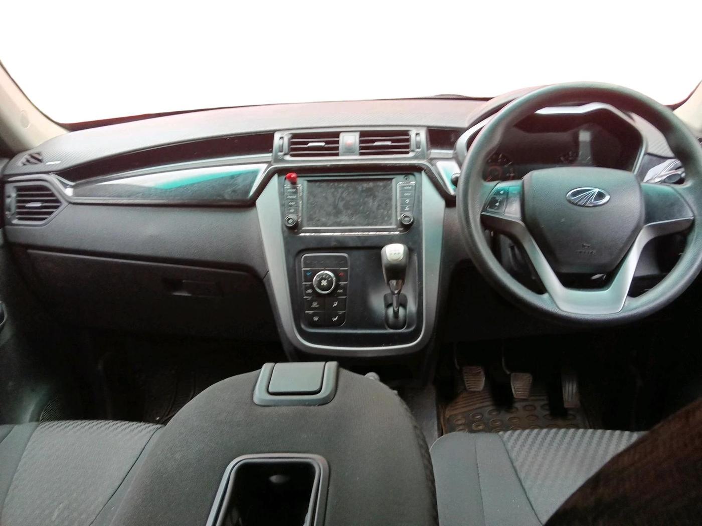 2017 Mahindra KUV 100 NXT K8 P 6 STR, Petrol, Manual, 83,093 km, interior