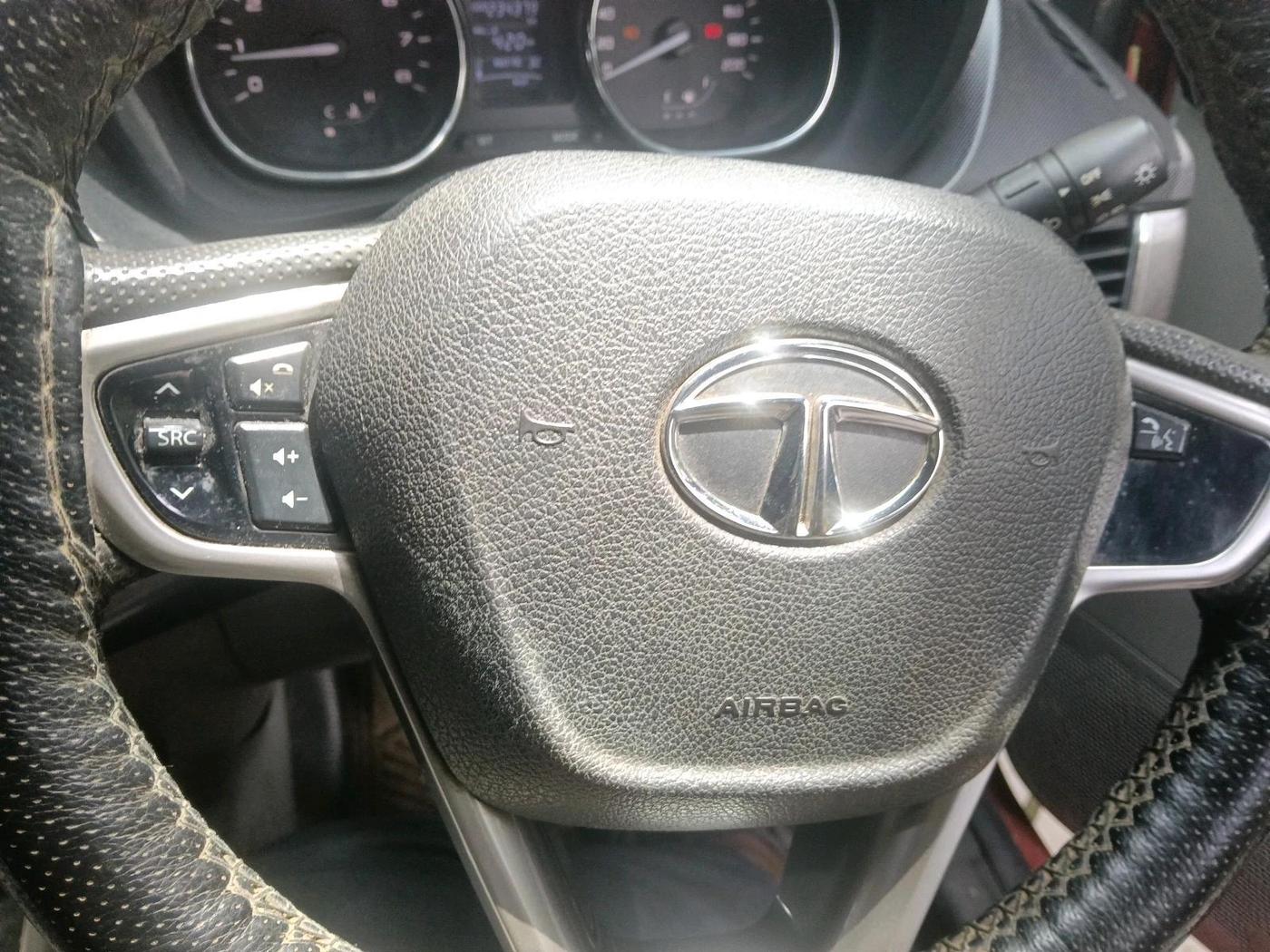 2018 Tata NEXON XZ PLUS DIESEL DUAL TONE, Diesel, Manual, 2,34,379 km, interior