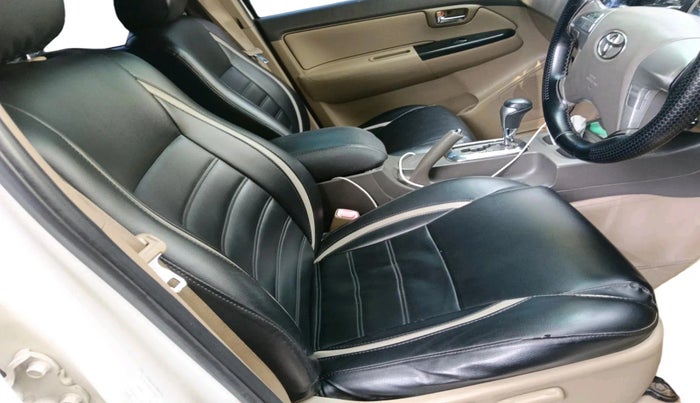 2013 Toyota Fortuner 3.0 4X2 AT, Diesel, Automatic, 2,48,346 km, interior