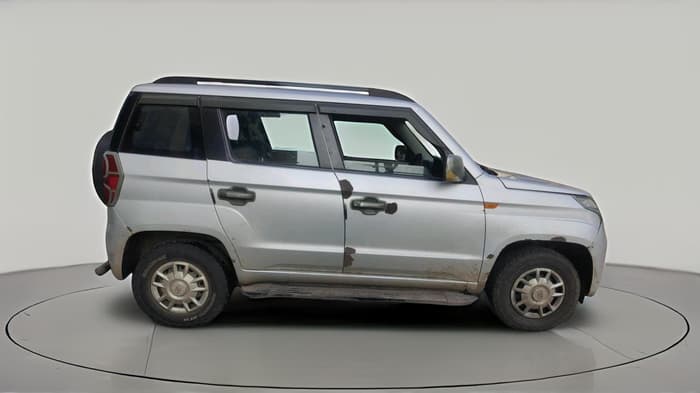 2016 Mahindra TUV300 T6 PLUS, Diesel, Manual, 2,19,517 km, exterior