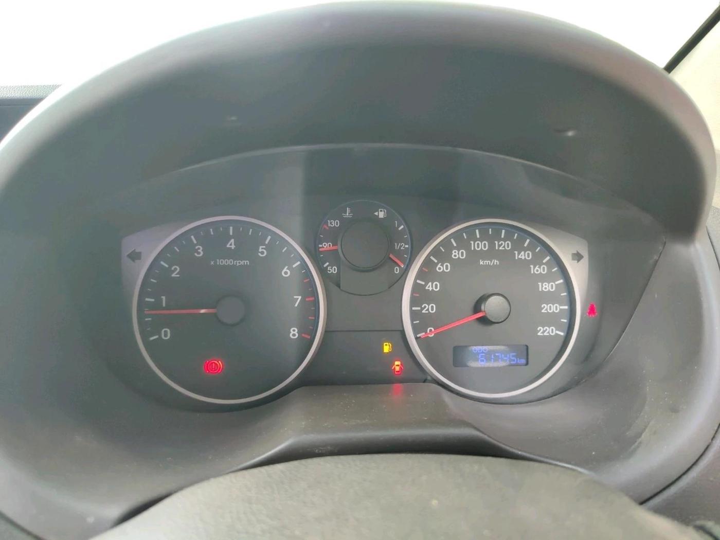 2014 Hyundai i20 MAGNA 1.2, Petrol, Manual, 61,745 km, interior