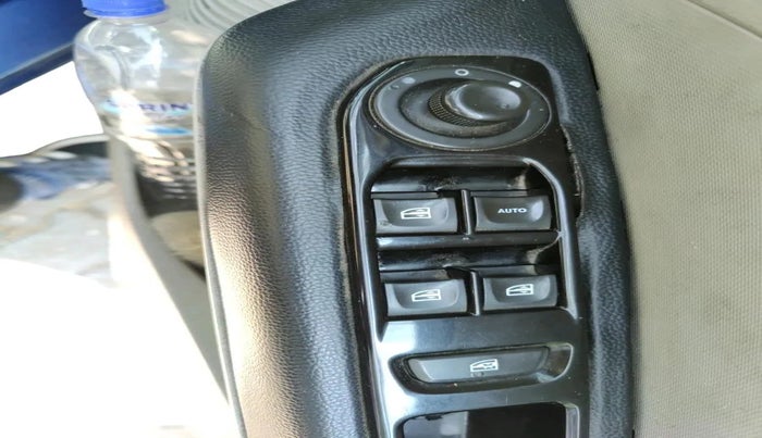 2019 Renault TRIBER RXZ, Petrol, Manual, 1,63,461 km, interior