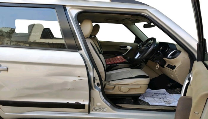 2017 Mahindra TUV300 T8, Diesel, Manual, 53,582 km, interior