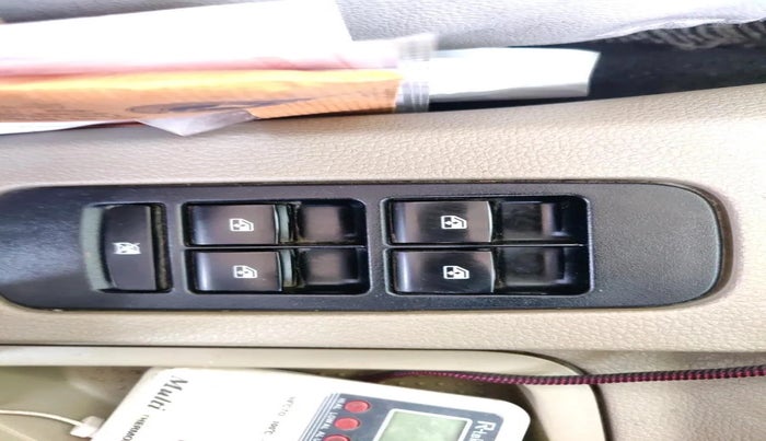 2017 Mahindra TUV300 T8, Diesel, Manual, 53,582 km, interior