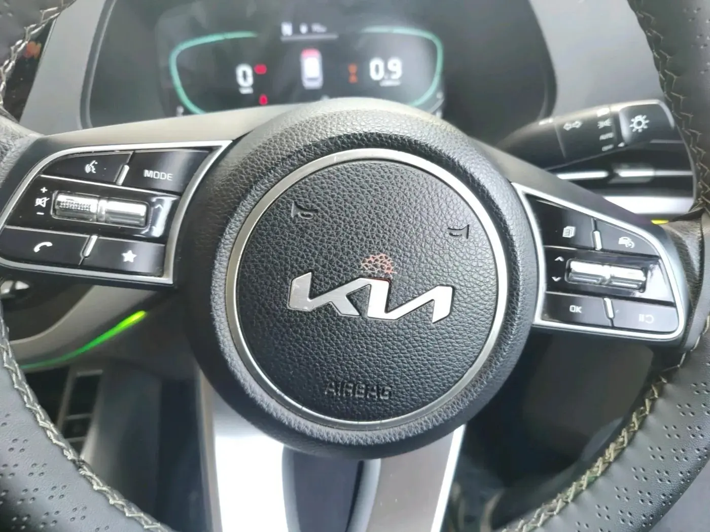 2023 KIA CARENS PRESTIGE PLUS 1.5 PETROL IMT 7 STR, Petrol, Manual, 22,293 km, interior