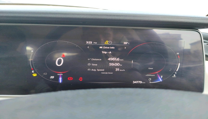 2022 Mahindra XUV700 AX 3 P MT 5 STR, CNG, Manual, 34,779 km, interior