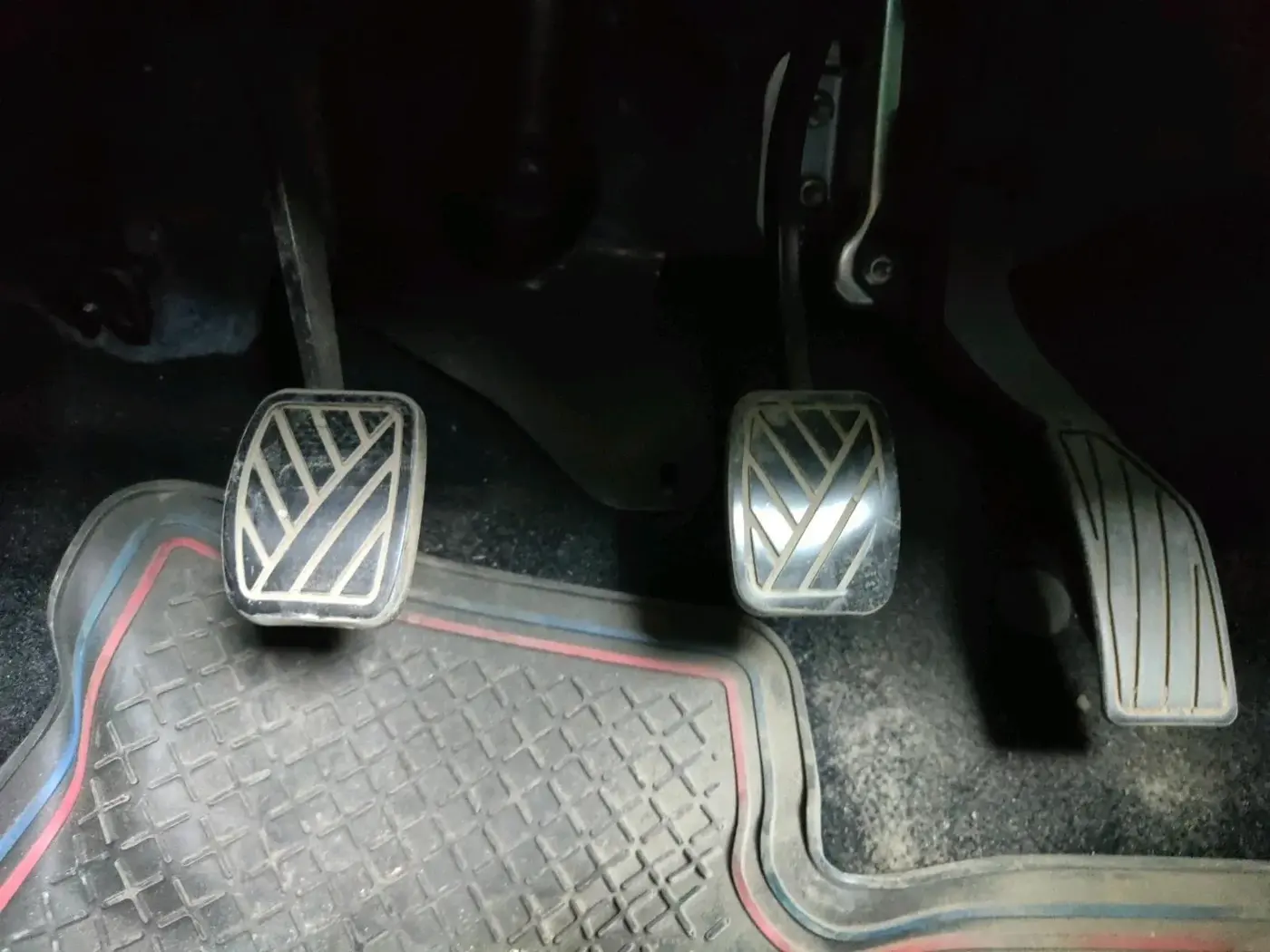 2015 Maruti Swift VXI, CNG, Manual, 1,22,576 km, interior