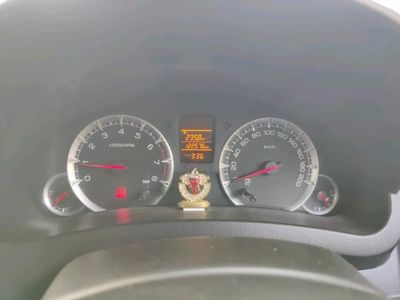 2015 Maruti Swift VXI, CNG, Manual, 1,22,576 km, interior