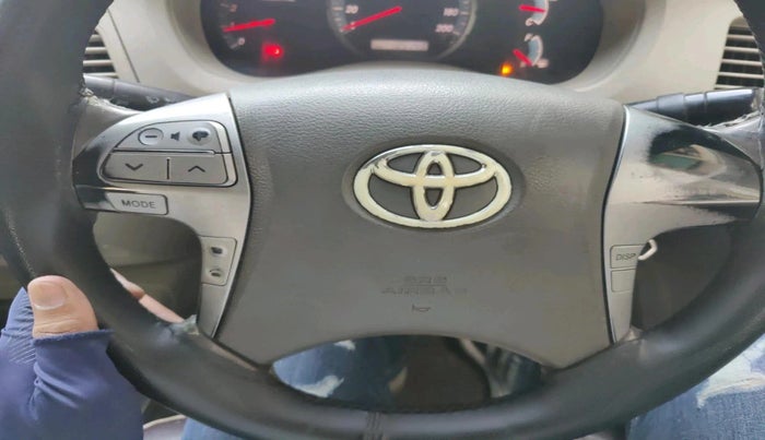 2014 Toyota Innova 2.5 GX 8 STR, Diesel, Manual, 1,85,143 km, interior