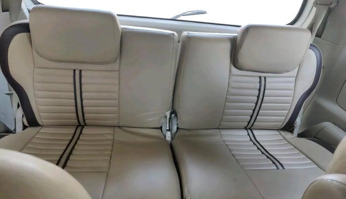 2014 Toyota Innova 2.5 GX 8 STR, Diesel, Manual, 1,85,143 km, interior