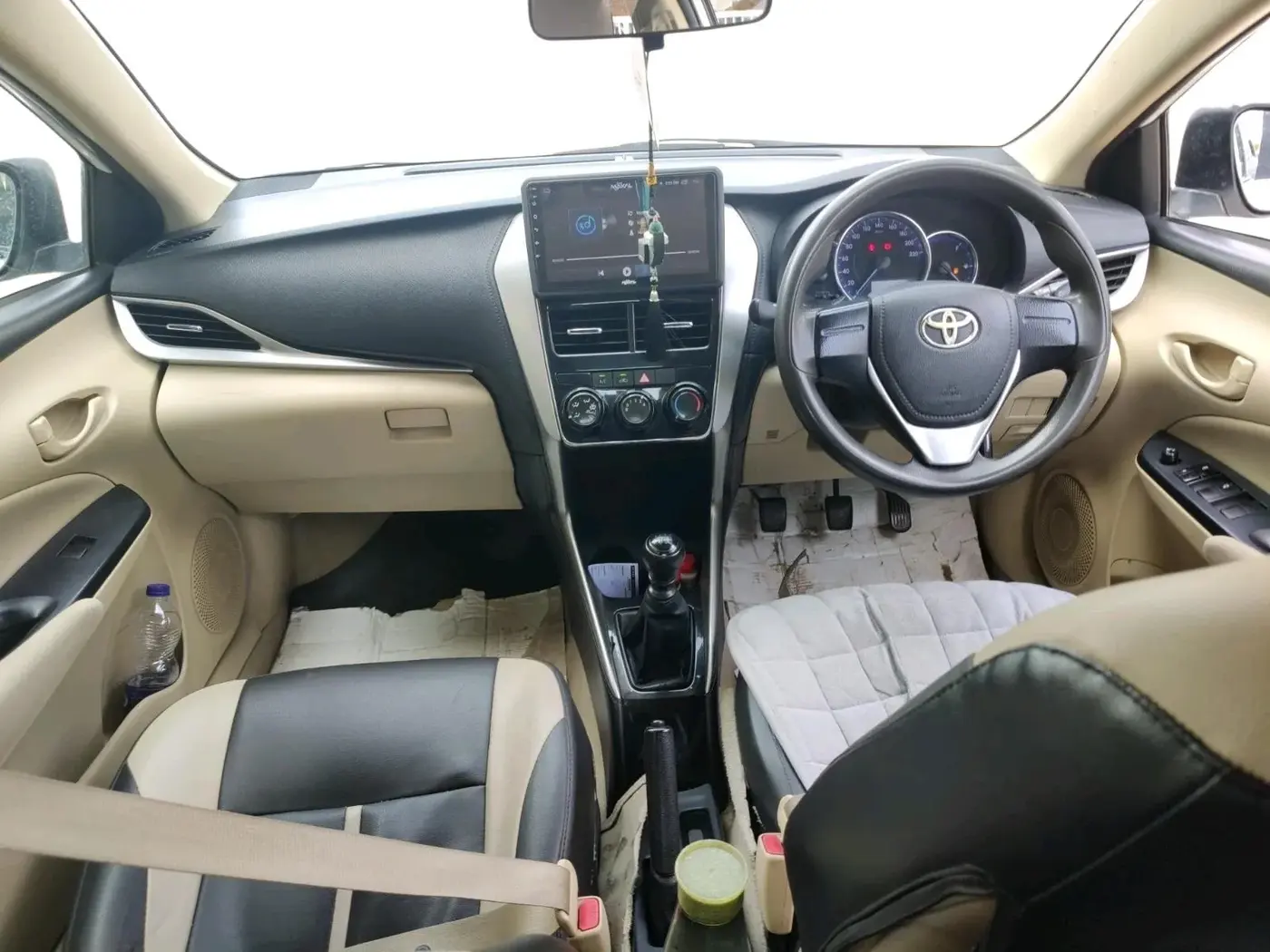 2021 Toyota YARIS J MT, Petrol, Manual, 72,389 km, interior