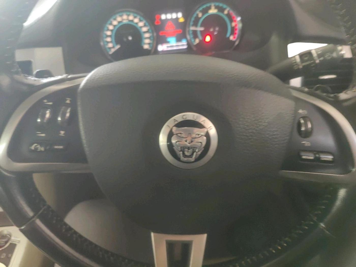 2013 Jaguar XF 2.2 DIESEL, Diesel, Automatic, 94,077 km, interior