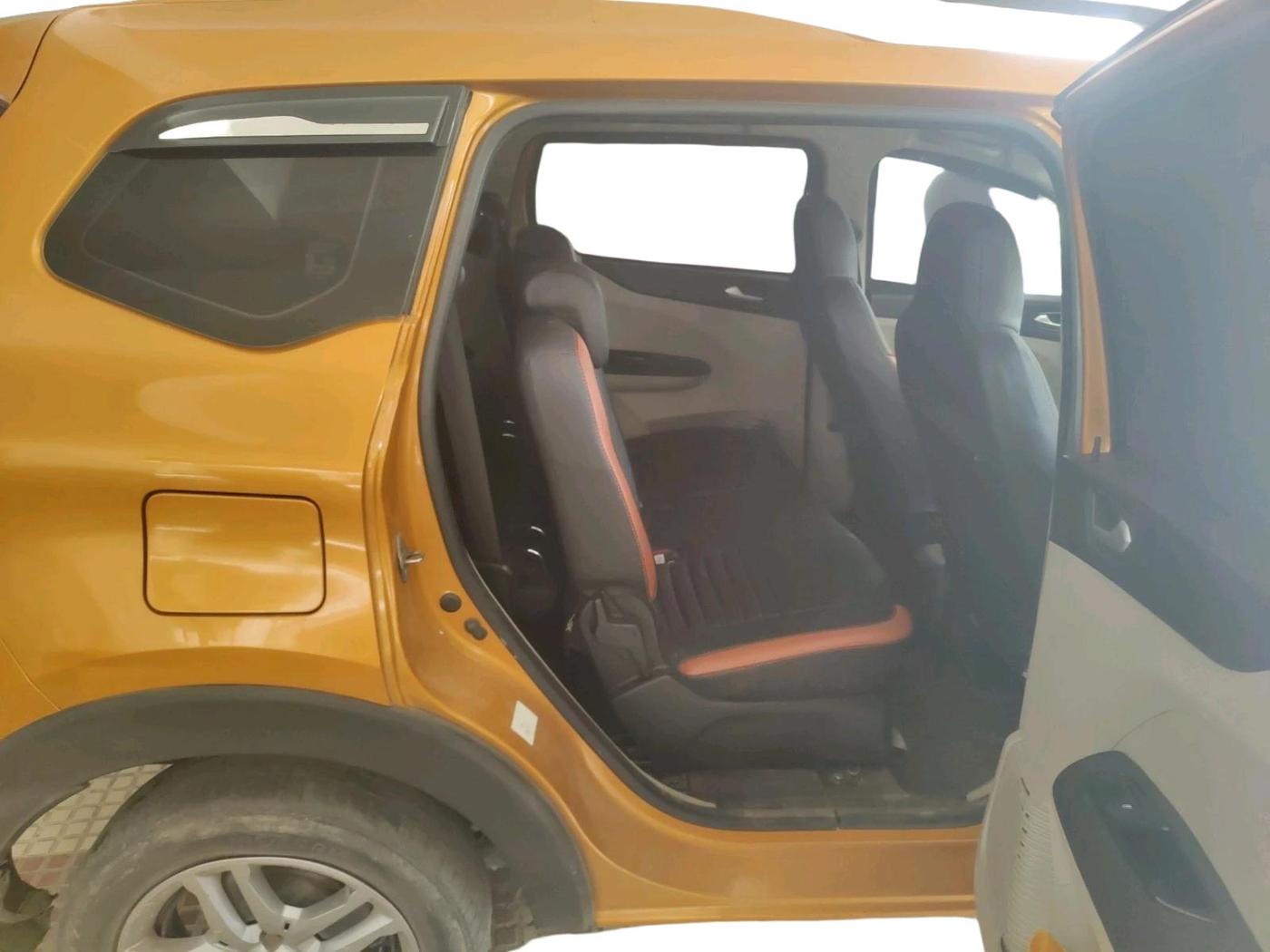 2019 Renault TRIBER RXZ, Petrol, Manual, 57,195 km, interior