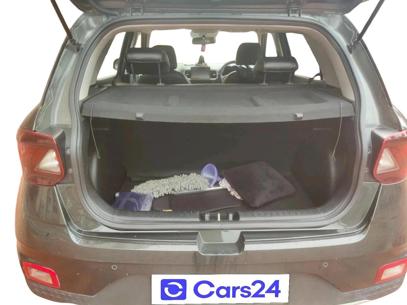 2020 Hyundai VENUE S+ 1.2, Petrol, Manual, 52,935 km, exterior