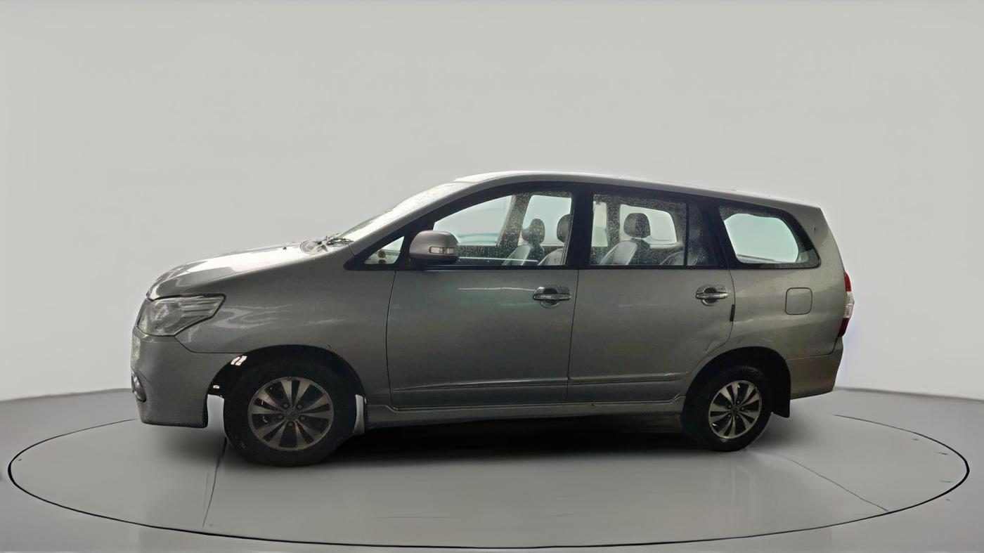 2015 Toyota Innova 2.5 VX 7 STR, Diesel, Manual, 1,50,117 km, exterior