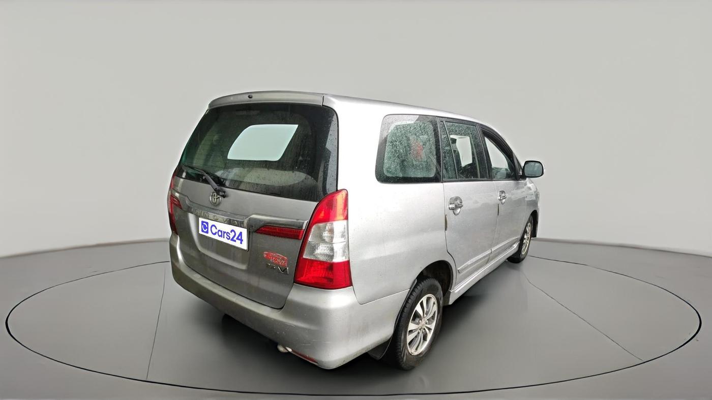 2015 Toyota Innova 2.5 VX 7 STR, Diesel, Manual, 1,50,117 km, exterior