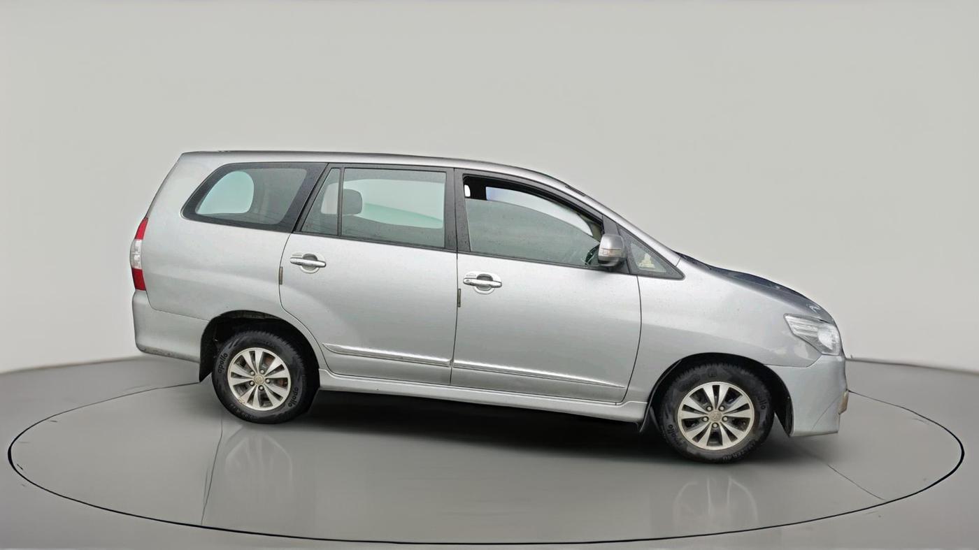 2015 Toyota Innova 2.5 VX 7 STR, Diesel, Manual, 1,50,117 km, exterior