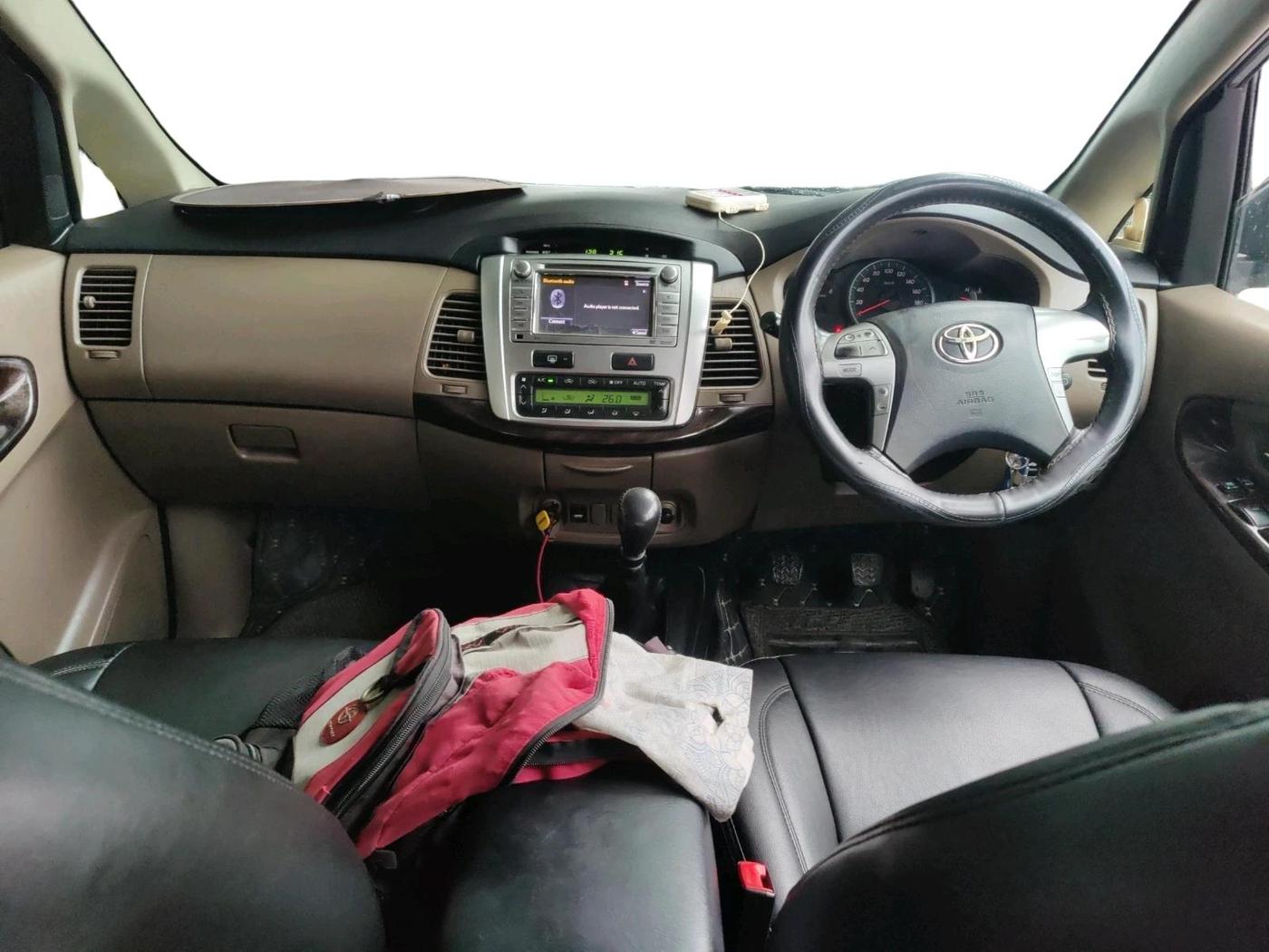 2015 Toyota Innova 2.5 VX 7 STR, Diesel, Manual, 1,50,117 km, interior