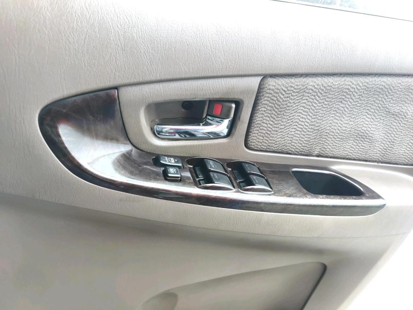 2015 Toyota Innova 2.5 VX 7 STR, Diesel, Manual, 1,50,117 km, interior