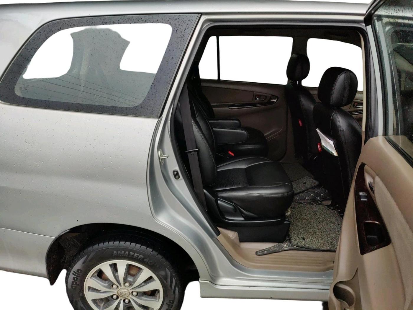 2015 Toyota Innova 2.5 VX 7 STR, Diesel, Manual, 1,50,117 km, interior