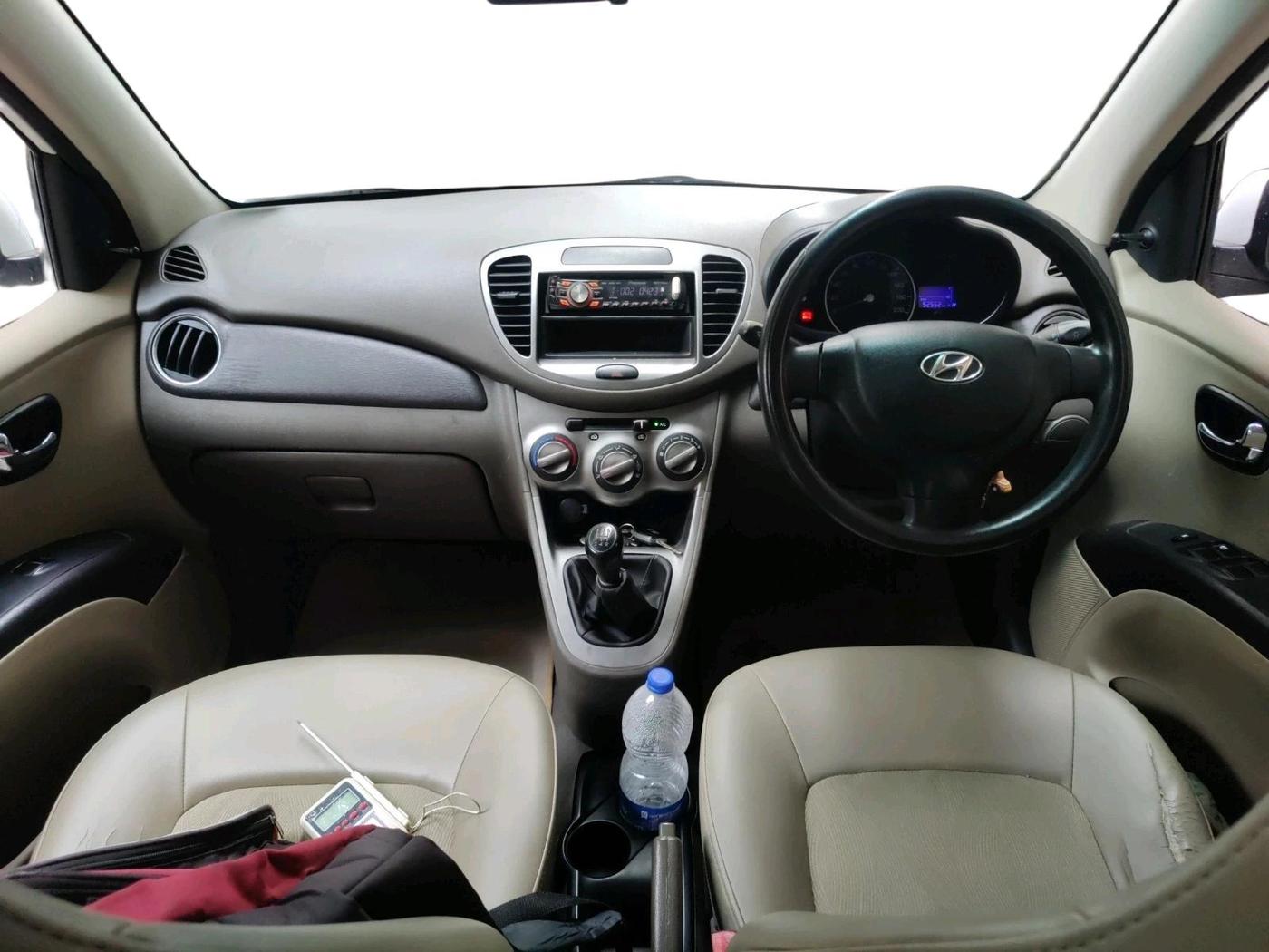 2011 Hyundai i10 MAGNA 1.1, Petrol, Manual, 52,552 km, interior