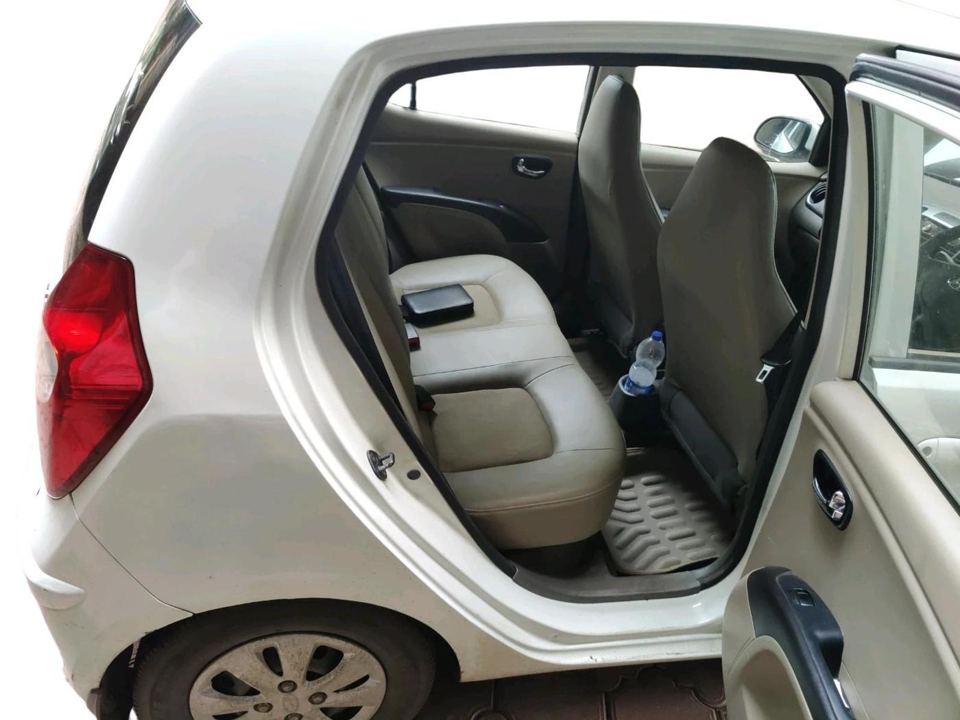 2011 Hyundai i10 MAGNA 1.1, Petrol, Manual, 52,552 km, interior