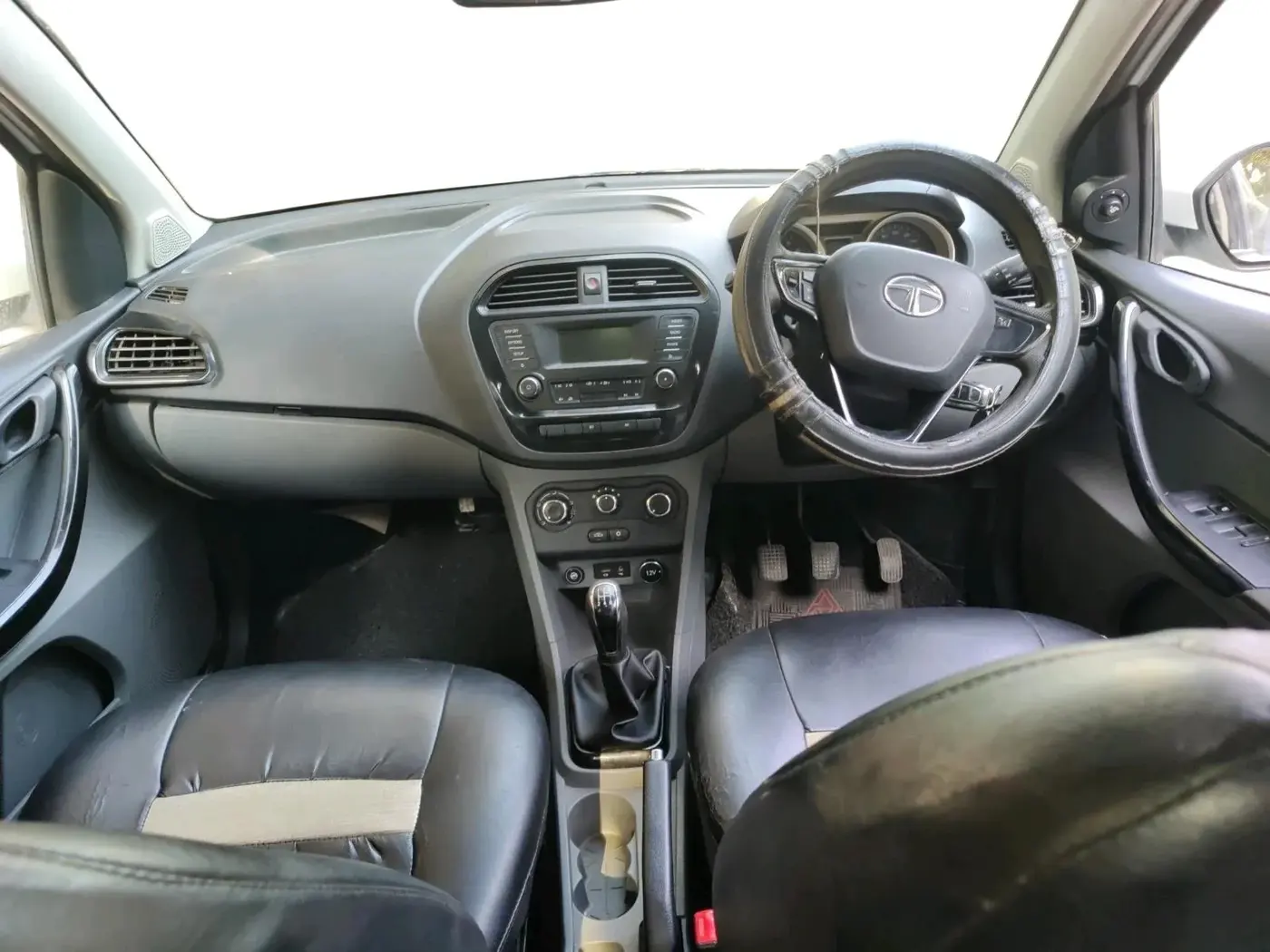 2017 Tata TIGOR XT PETROL, CNG, Manual, 1,61,842 km, interior