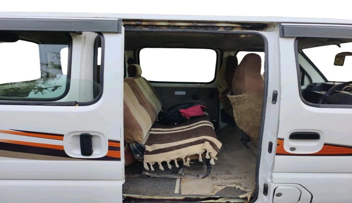 2013 Maruti Eeco 5 STR, CNG, Manual, 4,23,415 km, interior