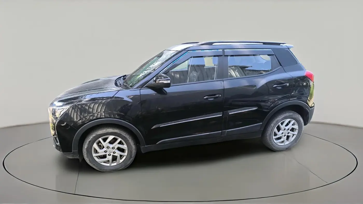 2023 Mahindra XUV300 W8 1.5 DIESEL, Diesel, Manual, 47,021 km, exterior