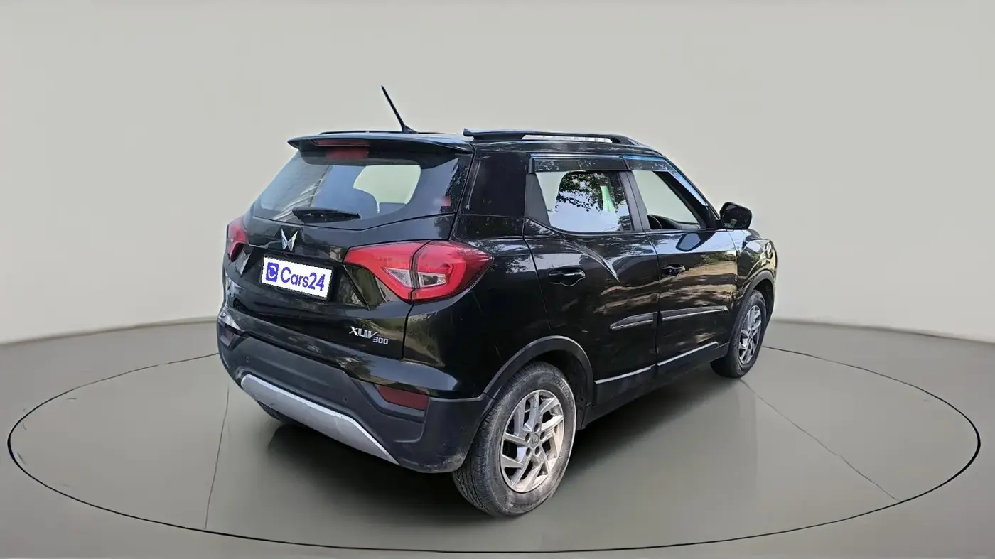 2023 Mahindra XUV300 W8 1.5 DIESEL, Diesel, Manual, 47,021 km, exterior