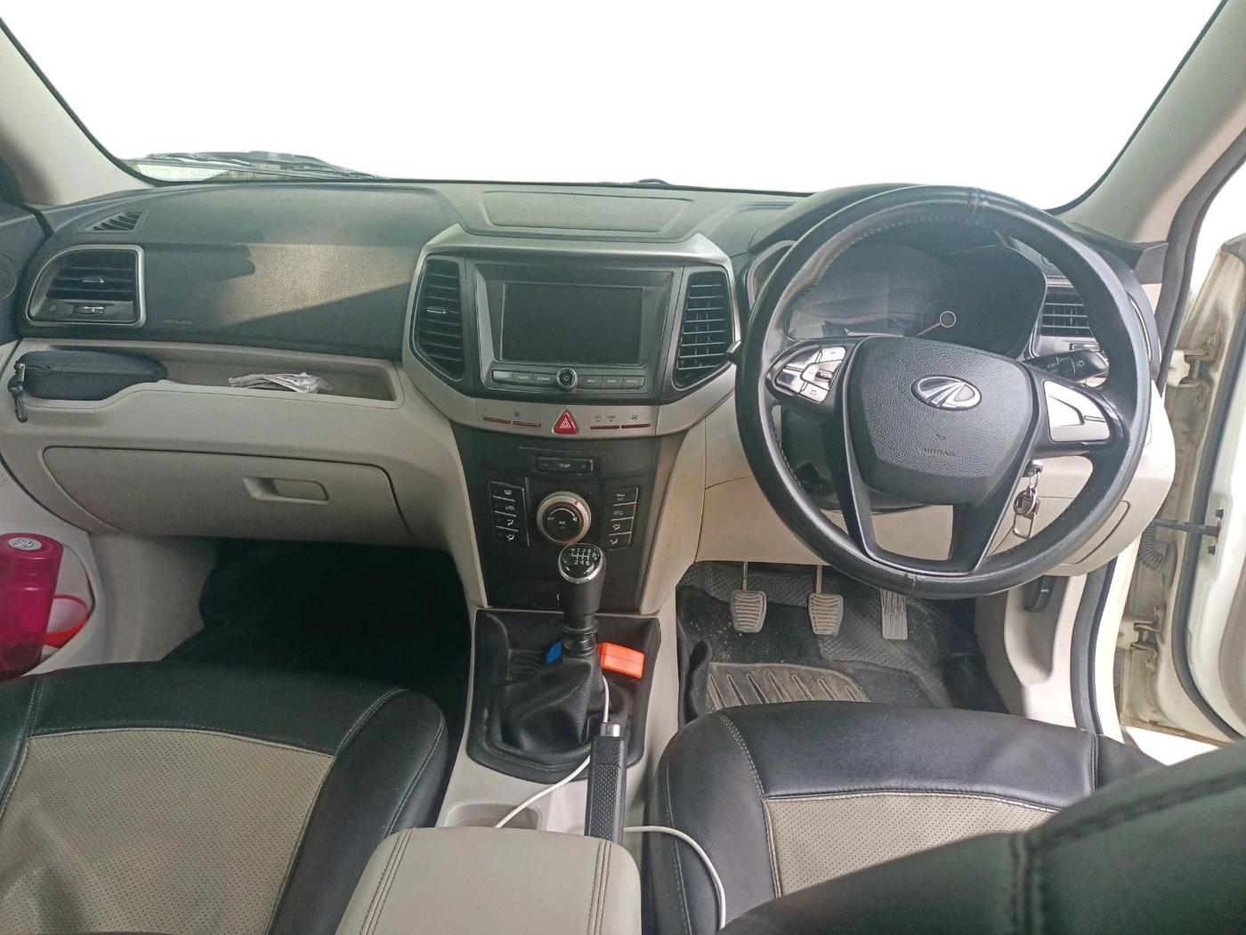 2019 Mahindra XUV300 W6 1.5 DIESEL, Diesel, Manual, 90,996 km, interior