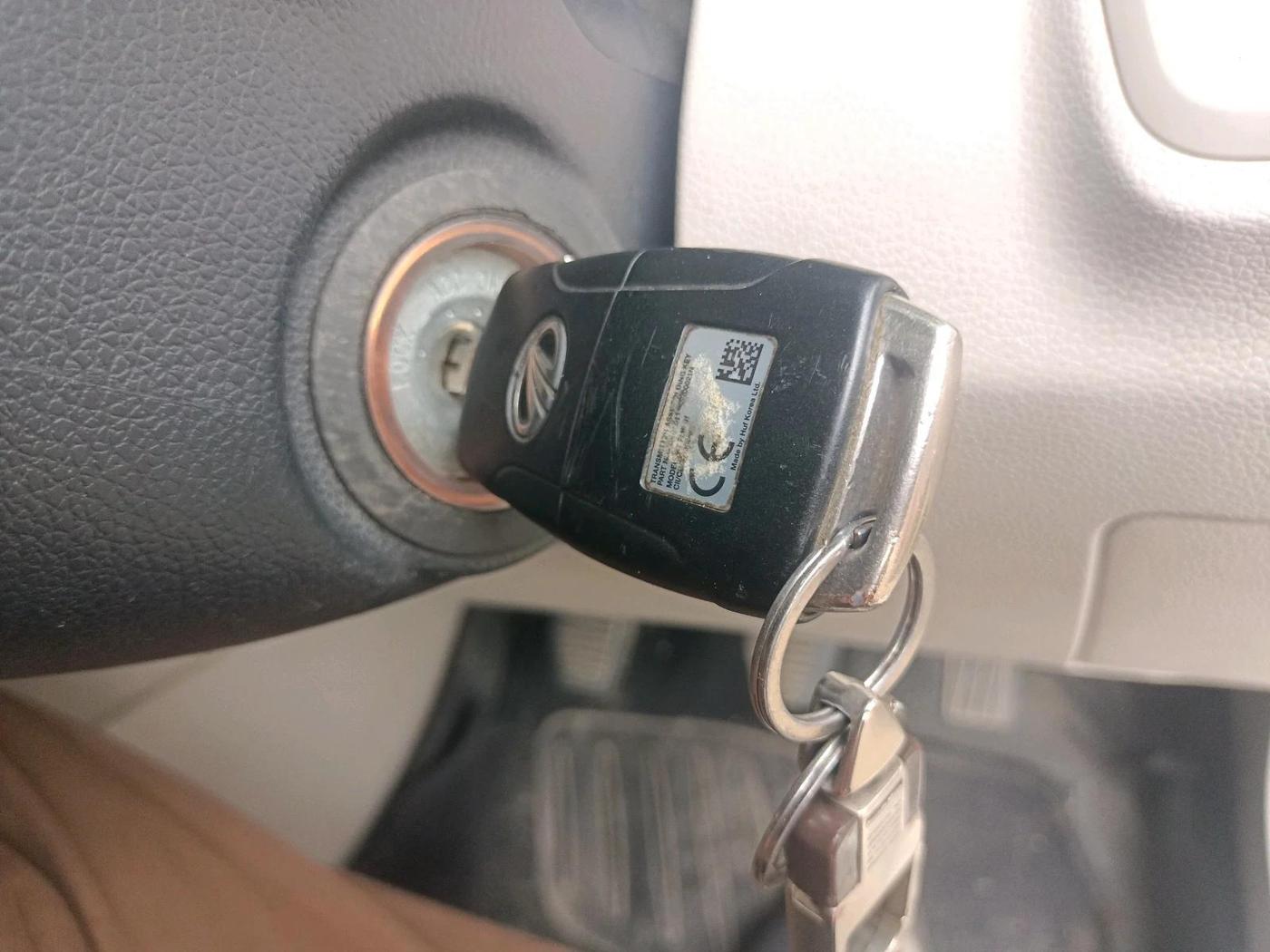 2019 Mahindra XUV300 W6 1.5 DIESEL, Diesel, Manual, 90,996 km, interior