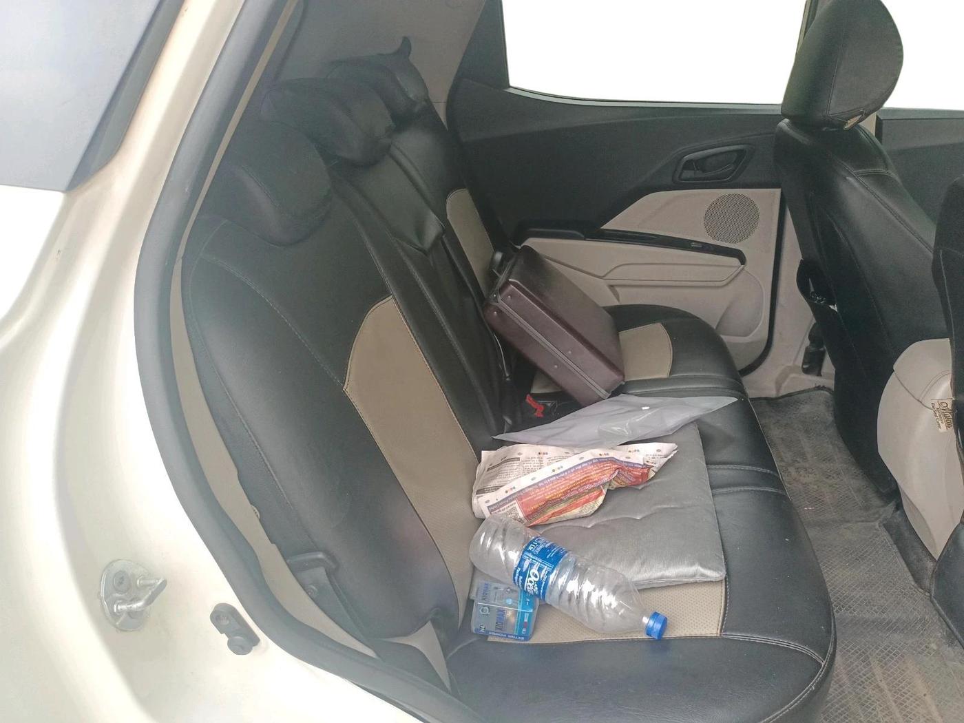 2019 Mahindra XUV300 W6 1.5 DIESEL, Diesel, Manual, 90,996 km, interior