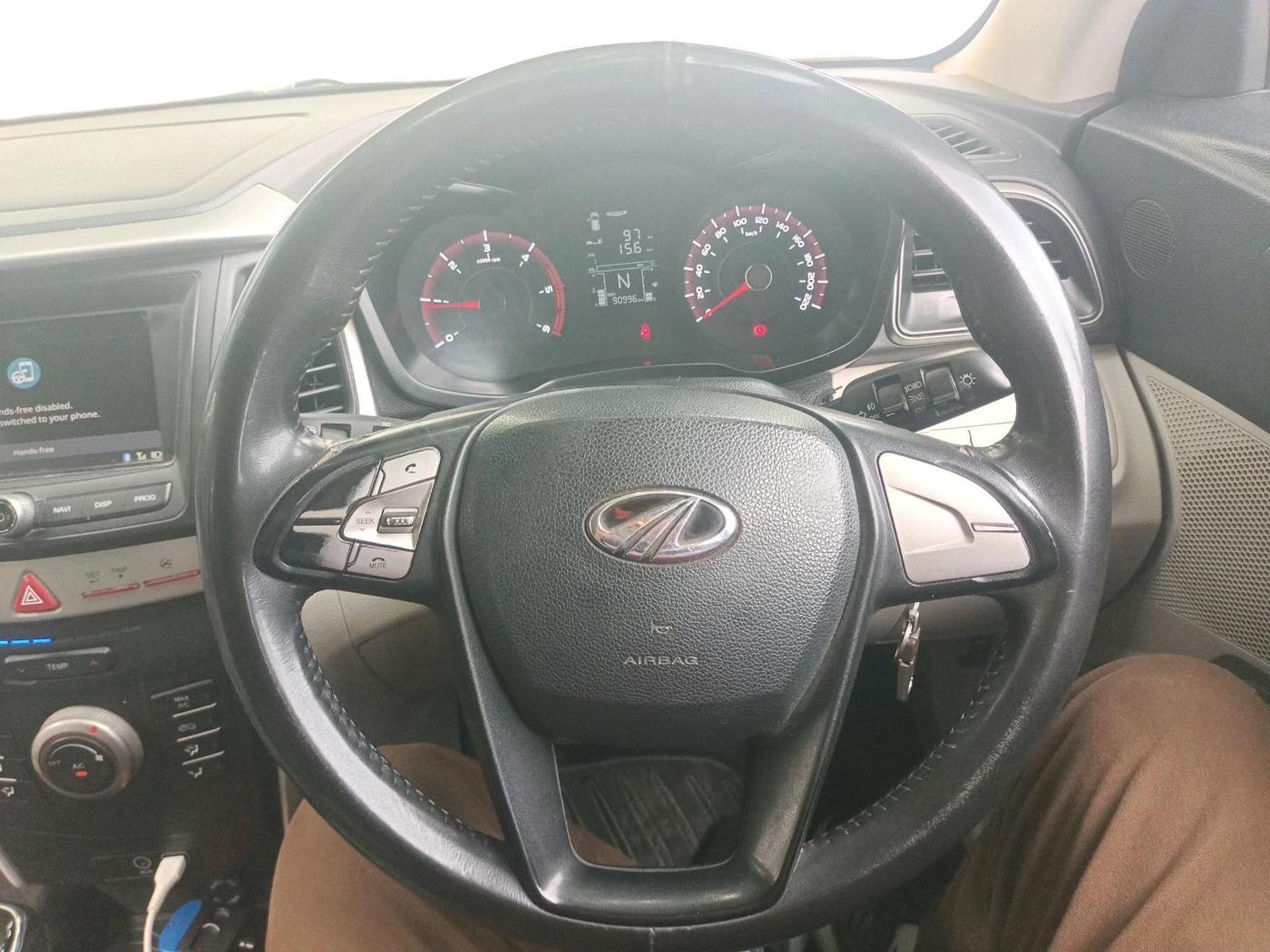 2019 Mahindra XUV300 W6 1.5 DIESEL, Diesel, Manual, 90,996 km, interior